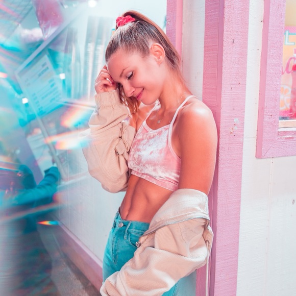 Welcome to Robin’s Closet! - Picture 1 of 1